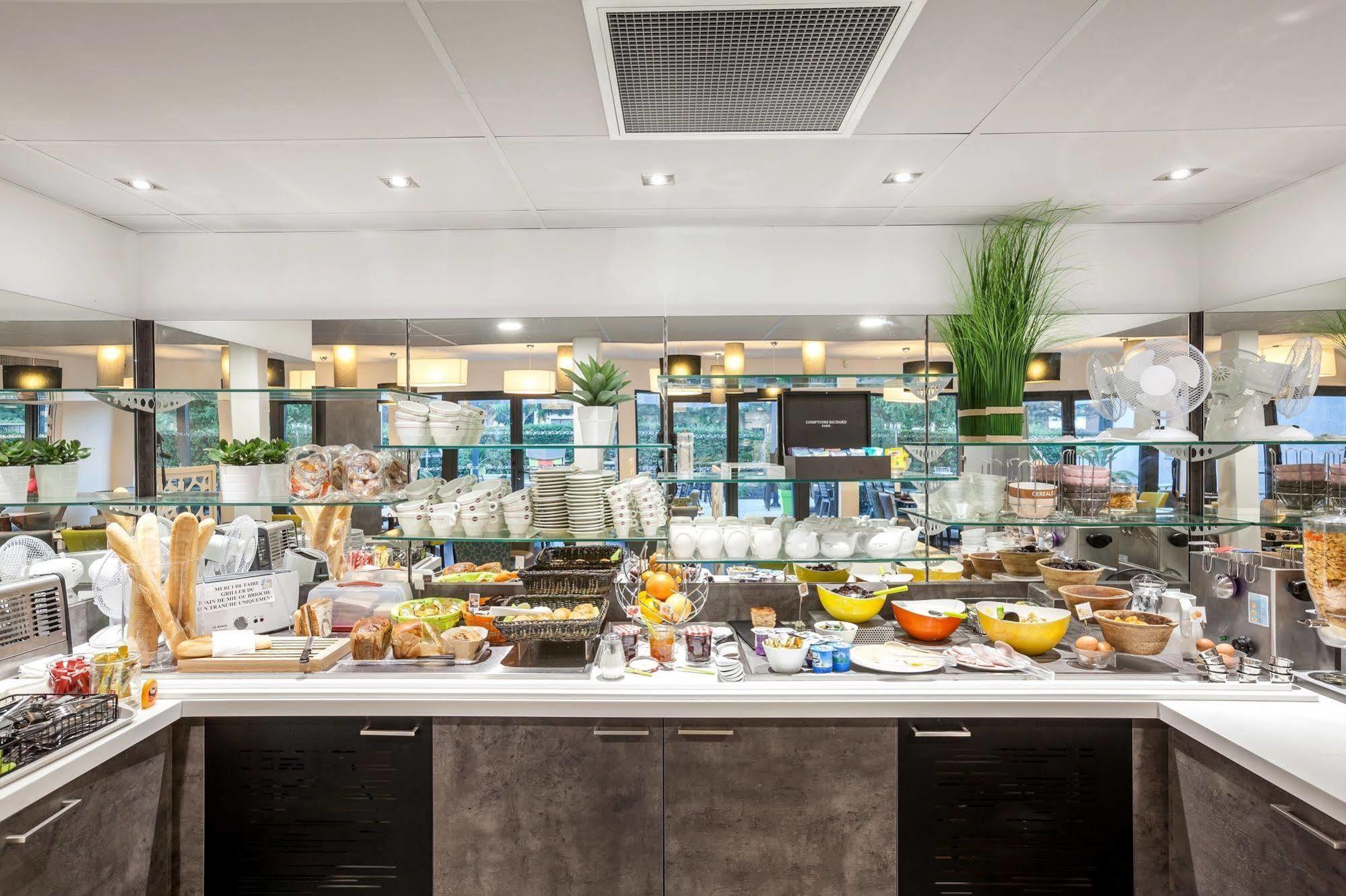 Logis Hotel Restaurant & Spa Au Comte D'Ornon Градинян Екстериор снимка