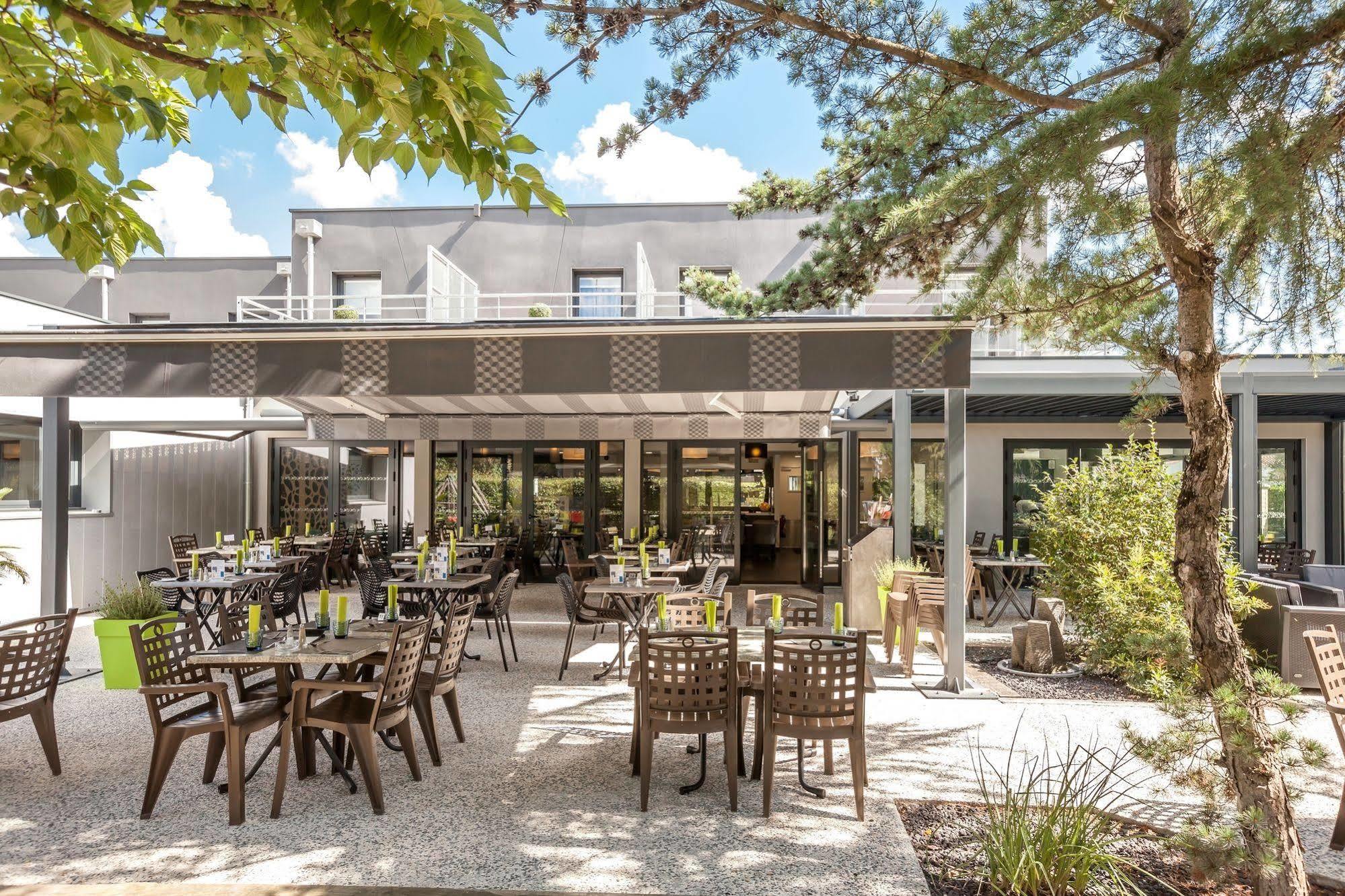 Logis Hotel Restaurant & Spa Au Comte D'Ornon Градинян Екстериор снимка